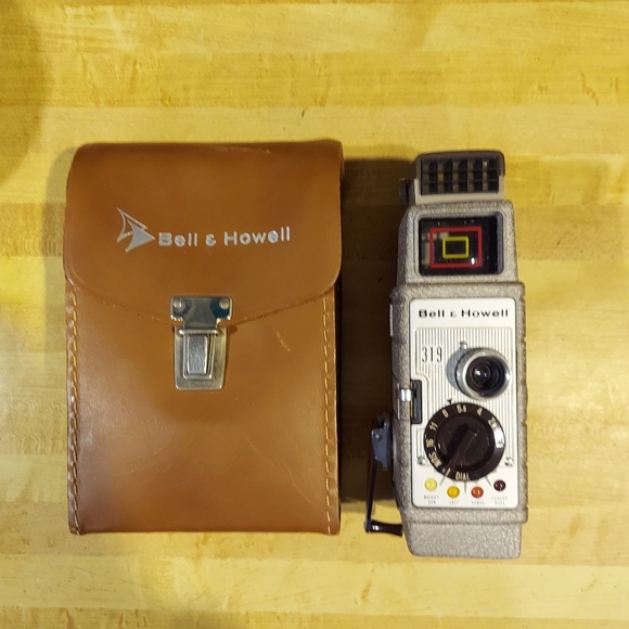 1950S BELL & HOWELL 8MM CAMERA & HAND-HELD LIGHT BAR FOR INDOOR PROJECTOR MOVIES - Picture 10 of 14